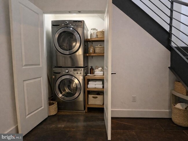 Photo - 2328 Champlain St NW Unit 409