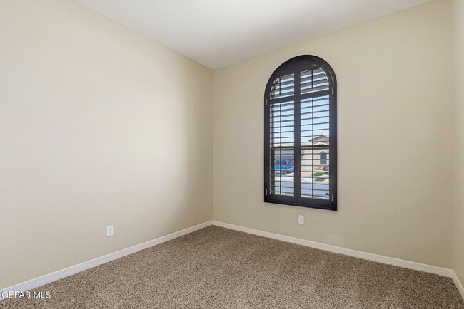 Photo - 2157 Honour Point Pl