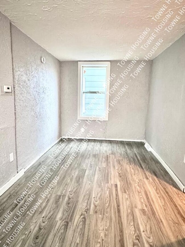 Photo - 114 Huetter Ave Unit 2