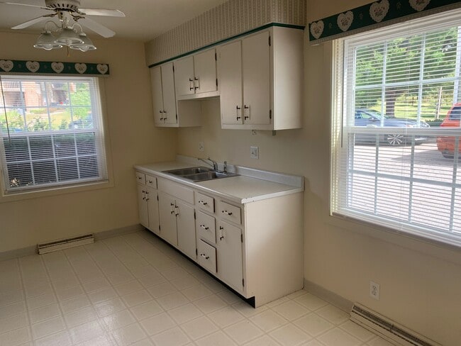 Photo - 219 Eisenhower Dr Unidad 3