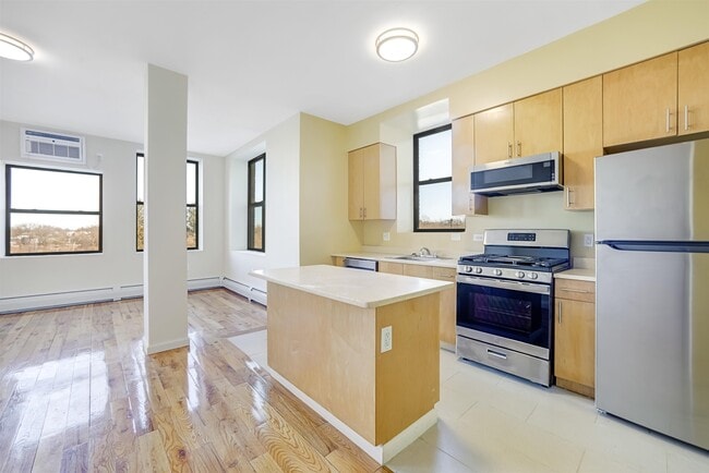 Photo - 520 Belleville Ave Unit E302