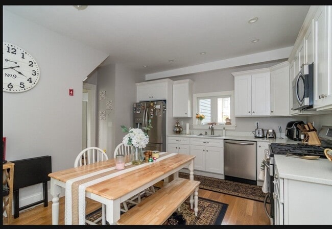 141 Rumford Ave Unidad A