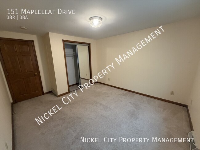 Photo - 151 Mapleleaf Dr