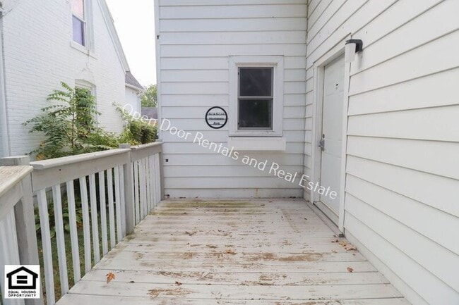 Photo - 927 Nuttman Ave