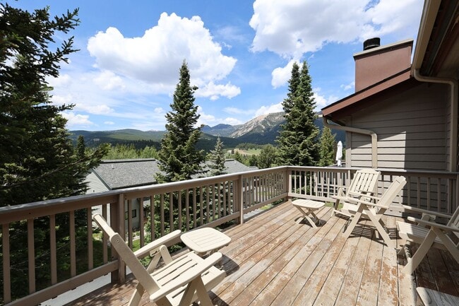Large Condo with Garage - Large Condo with Garage