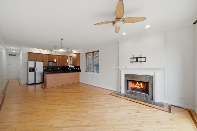 Building Photo - Beautiful and Spacious 2 bedroom, 2 Bathroom Located Unit 2