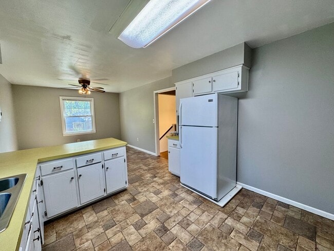 Photo - short term lease available