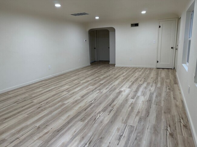 Photo - Sweet Home 3234 Unit C