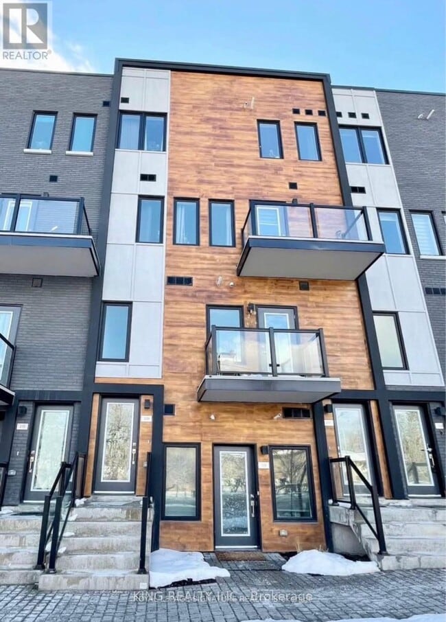 Photo - 400 The East Mall