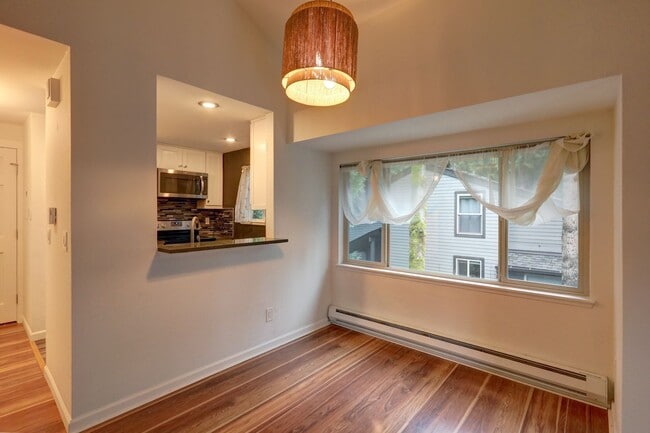 Photo - Large 2 Story Condo Available in Perfect Redmond Location! Unit 31C