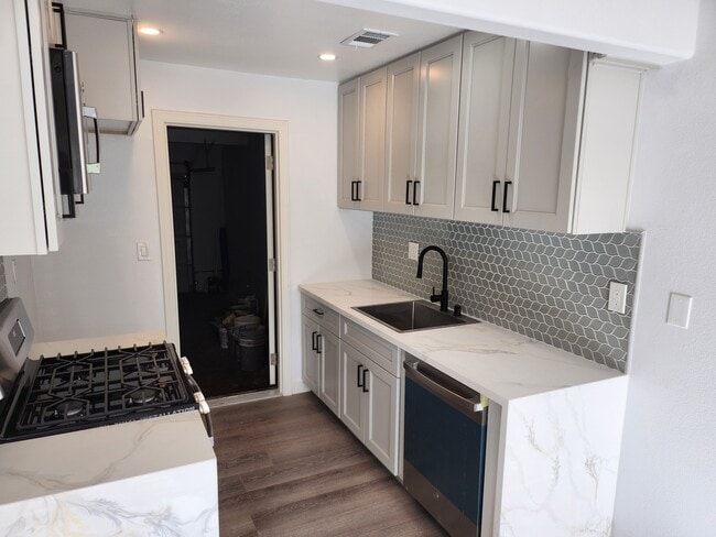 Photo - 1379 S Park Ave