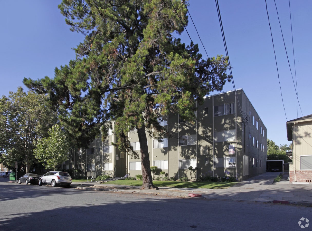 Primary Photo - 429 S 9th St Apartments
