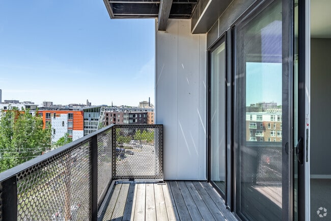1BR, 1BA - 820SF - Avante Apartments