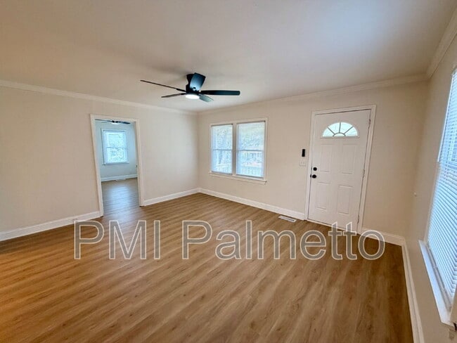 Photo - 725 Brooks Ave