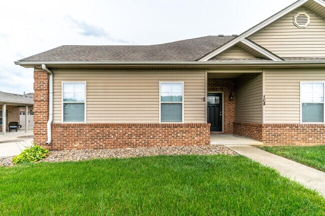 Photo - 104 Garden Gate Dr