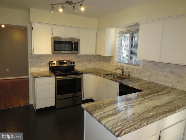 Photo - 30 Kings Grant Rd