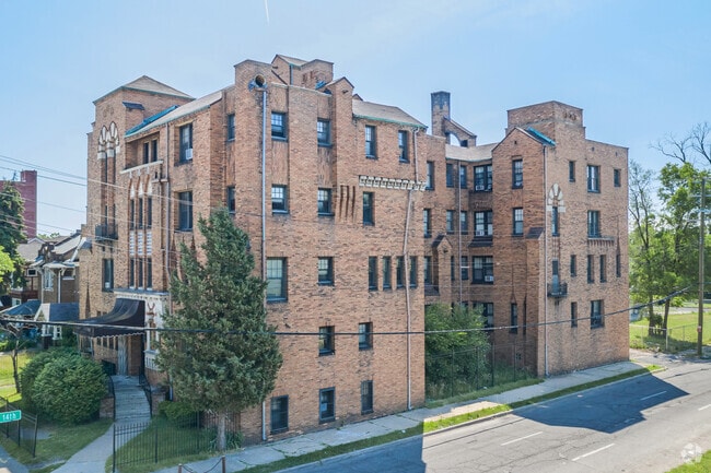 2023 Tuxedo Street