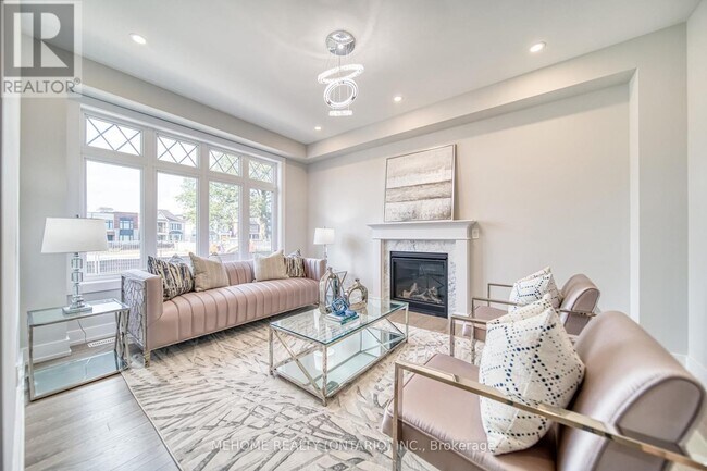 Photo - 4 Pevensey Ln