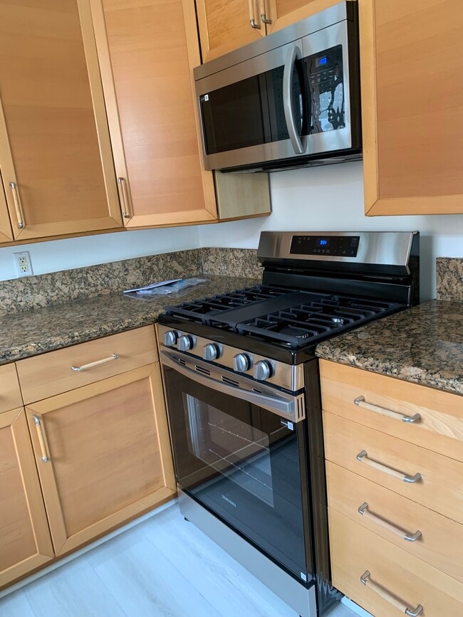 Photo - 335 N Oakhurst Dr Unit 4