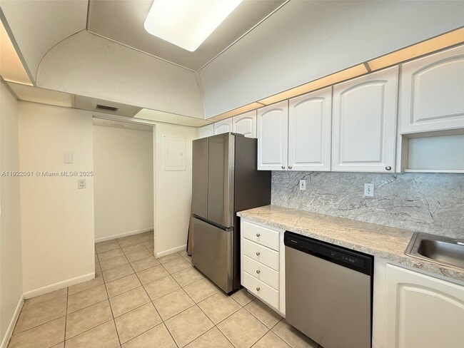 Photo - 19380 Collins Ave Unit 602