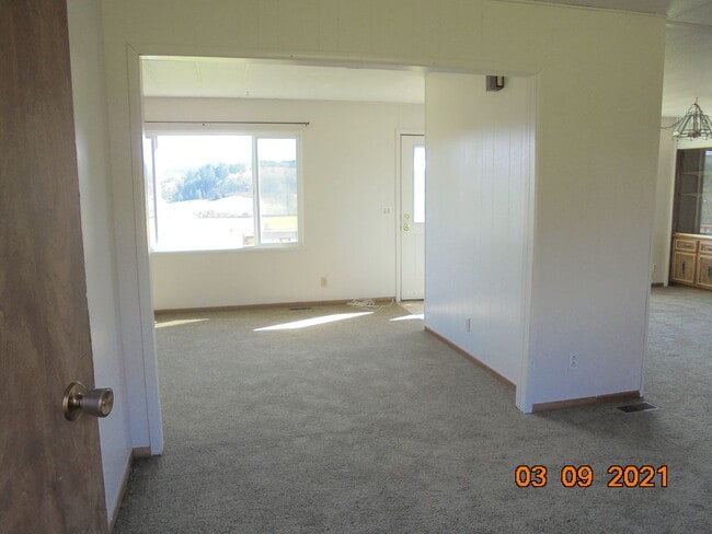 Photo - 21380 NW Goodrich Rd