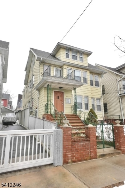 Building Photo - 43 Peck Ave