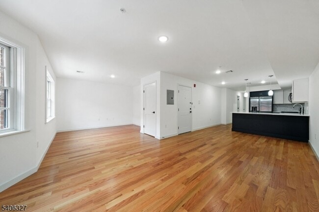 Photo - 52 James St Unit 2