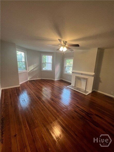 Photo - 407 E Duffy St