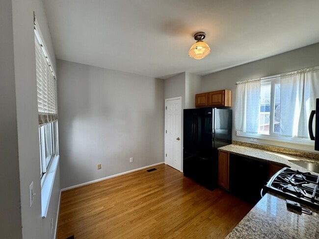 Photo - 5776 Kingsbury Pl