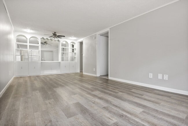 Photo - Independence Village  - FALL REDUCED RENT