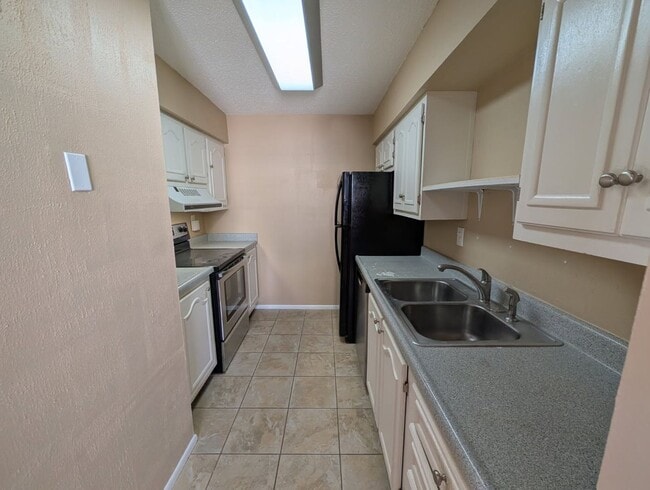 Building Photo - 1/1 condo in Altamonte Springs