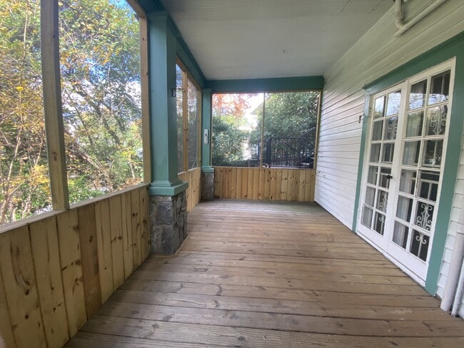 Photo - 841 Vedado Way NE