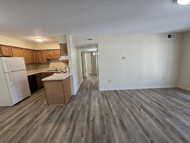 Photo - Remington Apartments