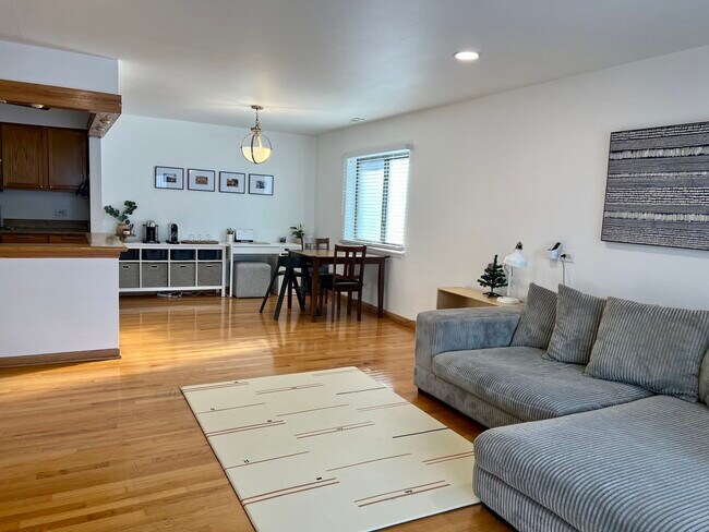 Photo - 1108 Castilian Ct