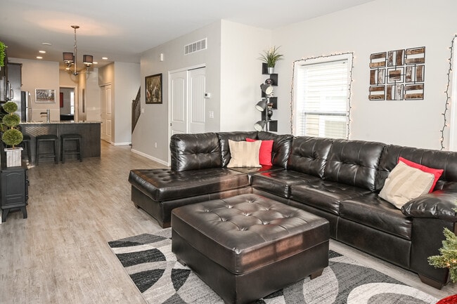 Photo - 762 Morgan St