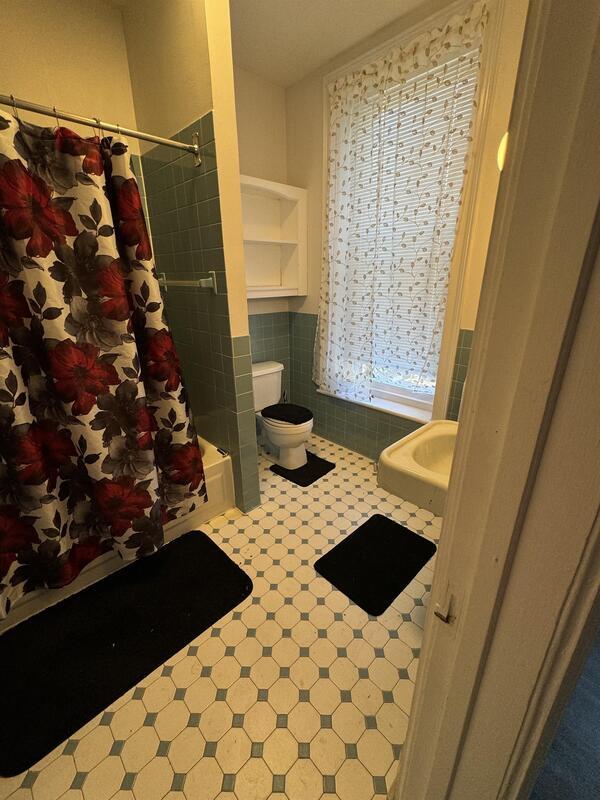Photo - 221 Lancaster St