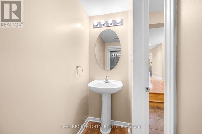 Photo - 306 Aldworth Private