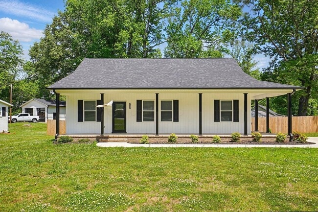 Building Photo - Mount Holly 3 Bedroom Ranch w/ Fenced in Back Yard