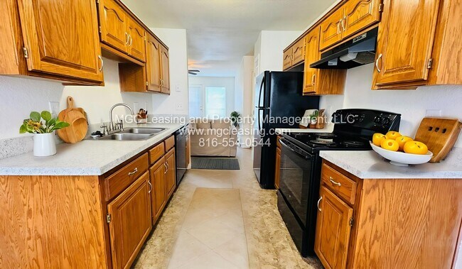 Photo - 5933 NE 42nd St