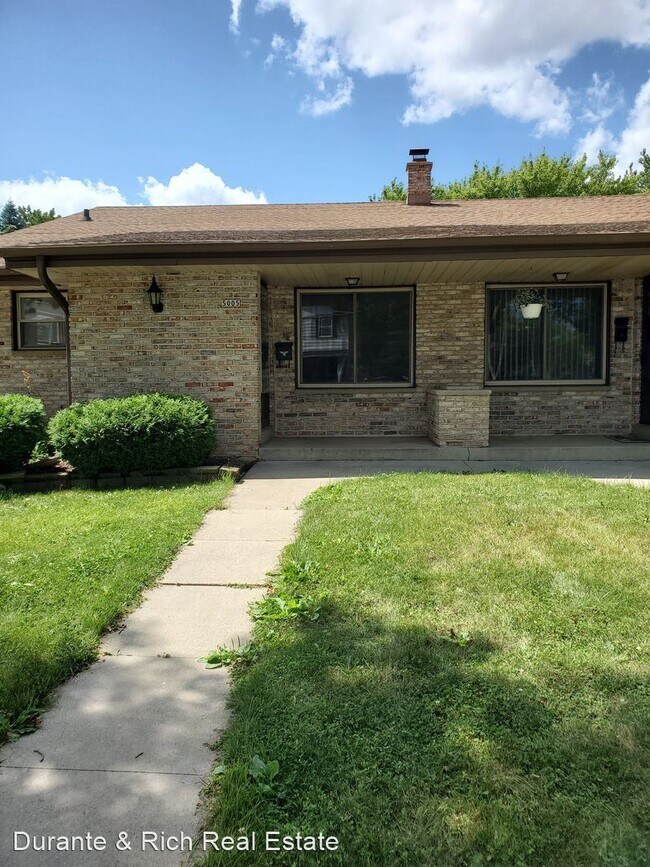 3 br, 2 bath House - 5007 N 106th St - 3 br, 2 bath House - 5007 N 106th St