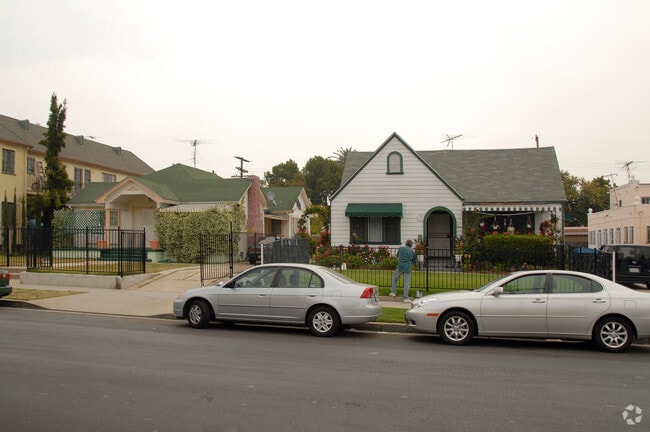 Building Photo - 1136-1160 N. El Centro Ave Rental