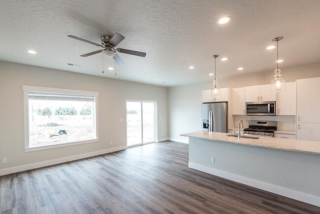 Photo - 305 Johnson Rd