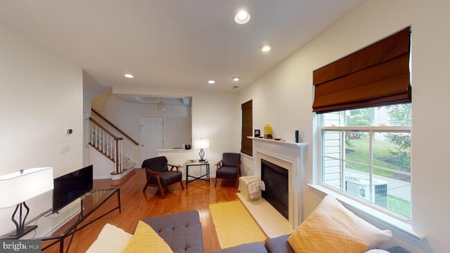 Photo - 206 Concord Pl