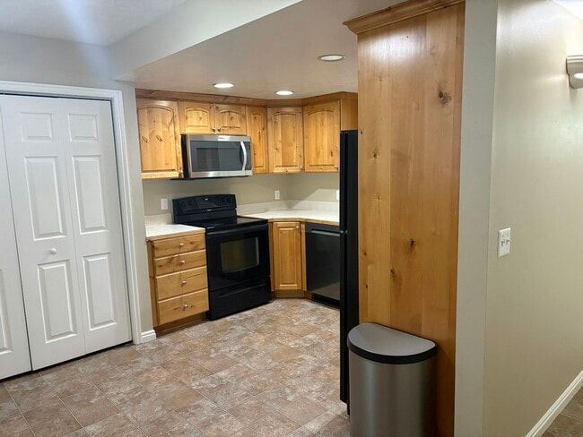 Photo - 586 Legacy Ln