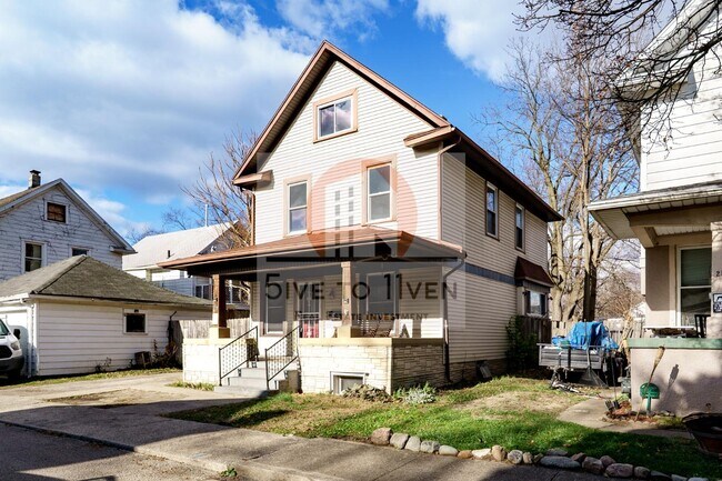 Photo - 17 Lucerne Ave