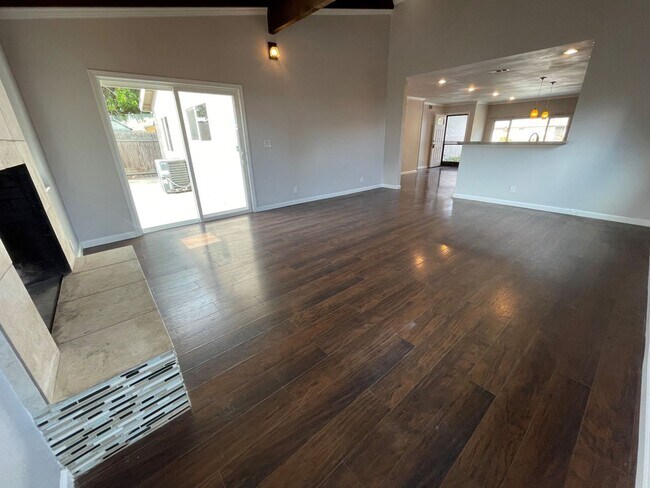 Photo - Charming Mira Mesa Home for Rent *$500.00 ...