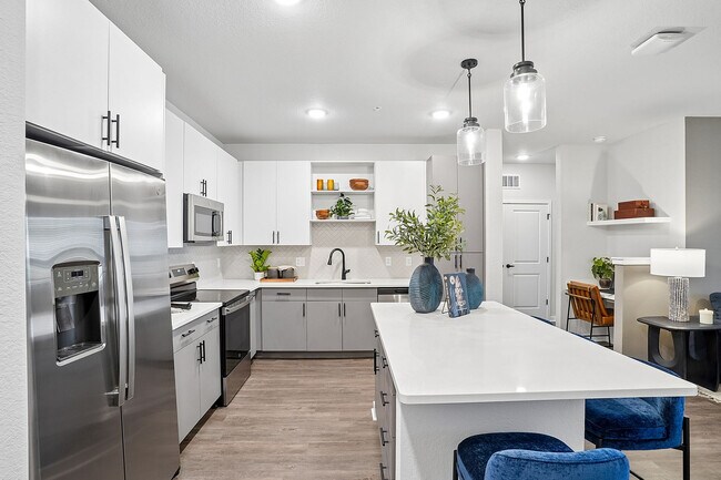 14-web-or-mls-4555 Grv Spgs Cir-Unit 107-S1605-014