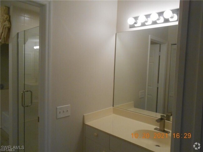 Building Photo - 6820 Pelican Bay Blvd Unit 122 Rental