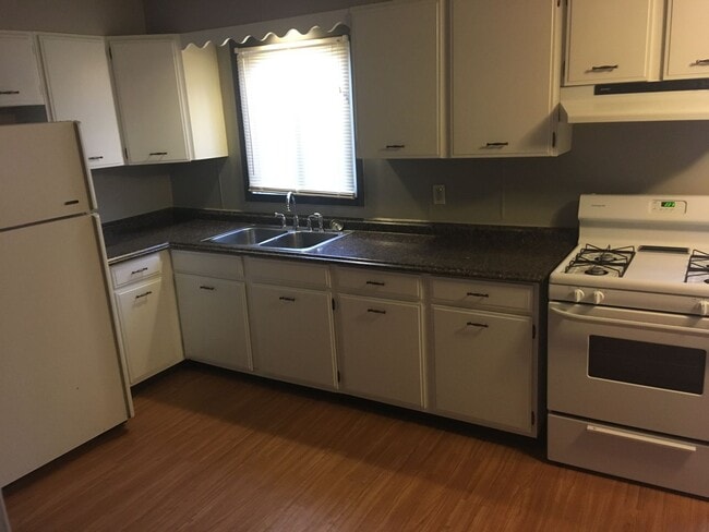 Photo - 290-330 N 3rd St Unidad 330-1