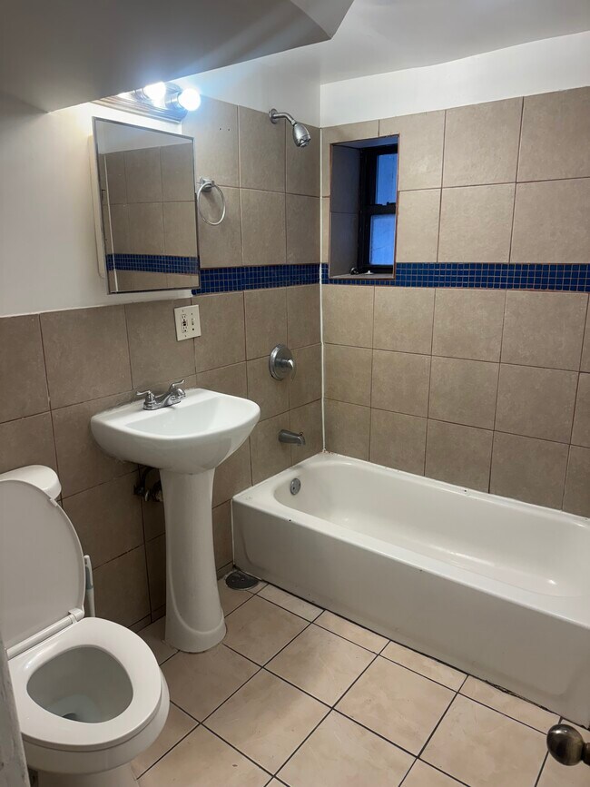 Photo - 1941 N Monticello Ave Unidad G